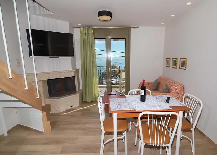 East & West Seaside Apartments