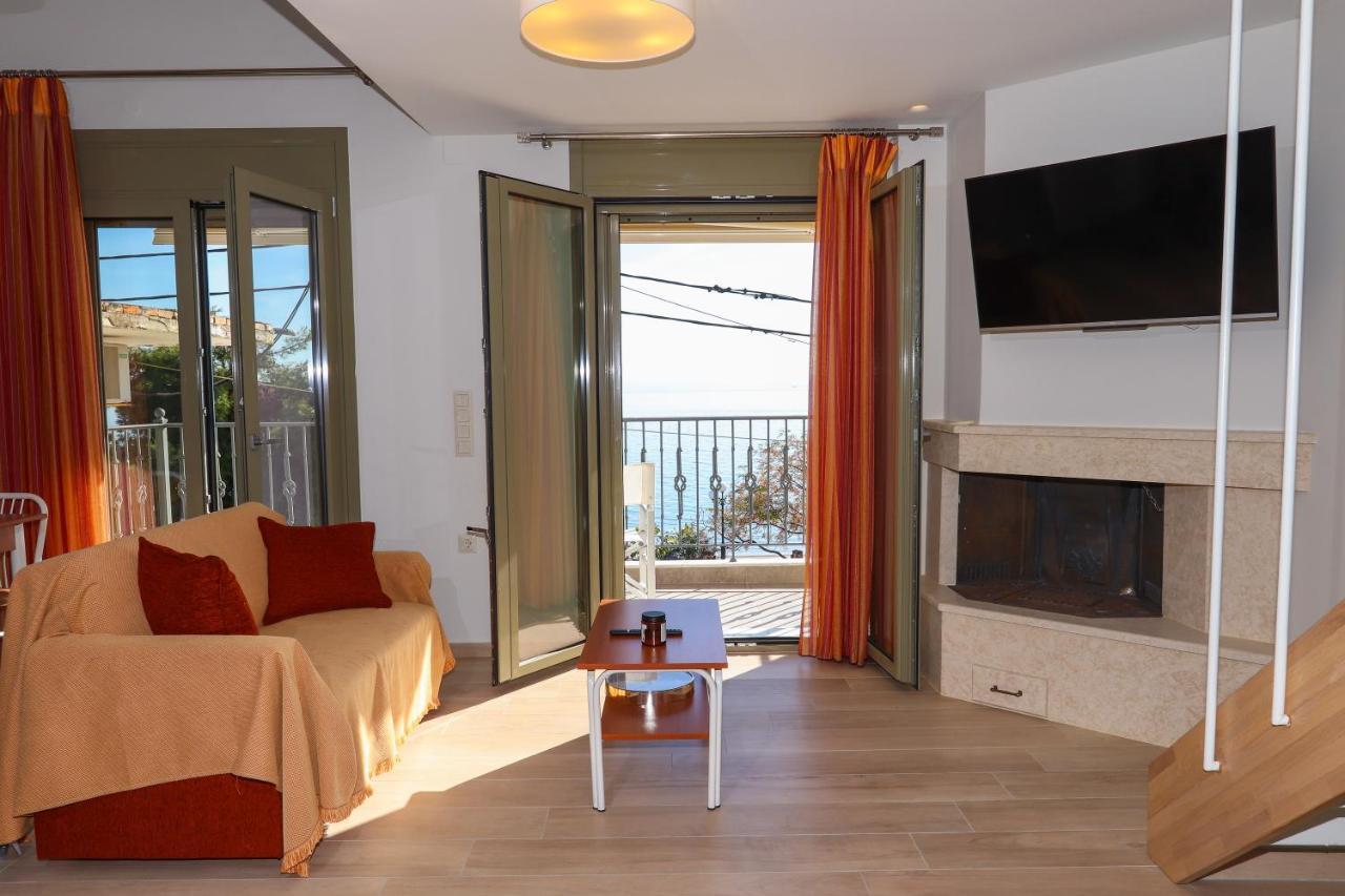 East & West Seaside Gialtra